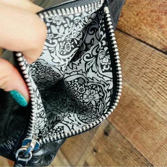 NWOT Hobo International Large Leather Tote - Picture 10 of 11